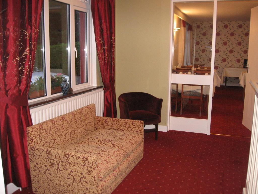 Woodlawn House Hotel Киларни Екстериор снимка