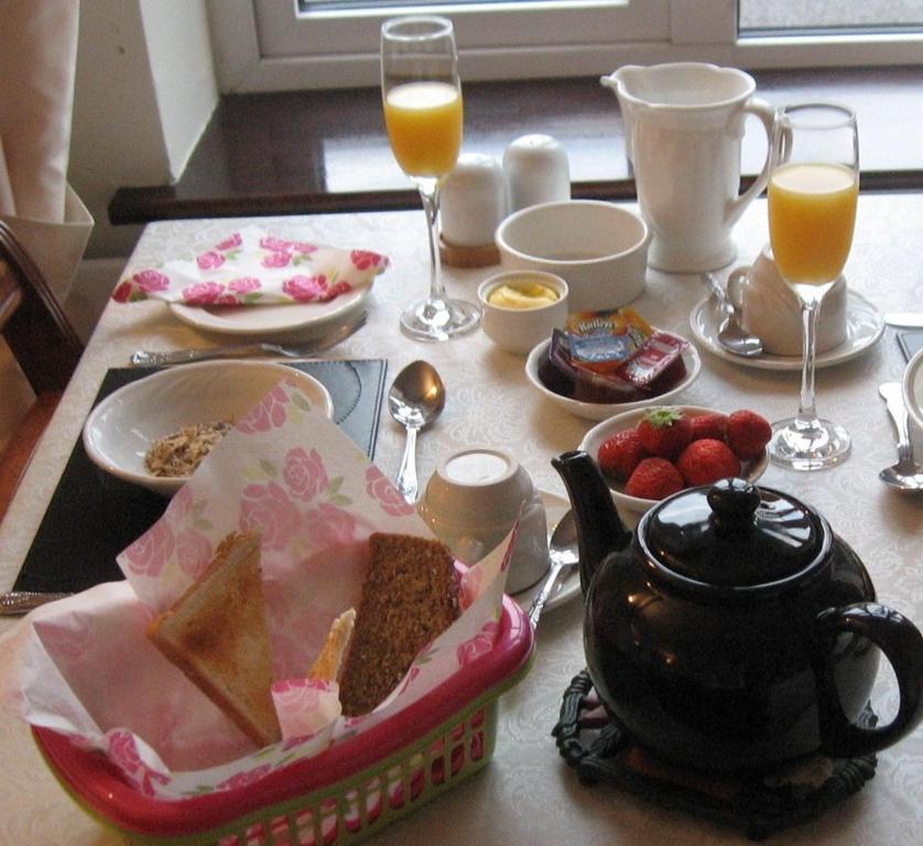 Woodlawn House Hotel Киларни Екстериор снимка