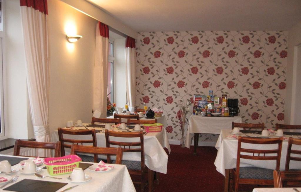 Woodlawn House Hotel Киларни Екстериор снимка