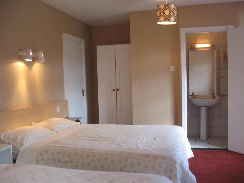 Woodlawn House Hotel Киларни Стая снимка