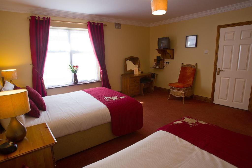 Woodlawn House Hotel Киларни Стая снимка